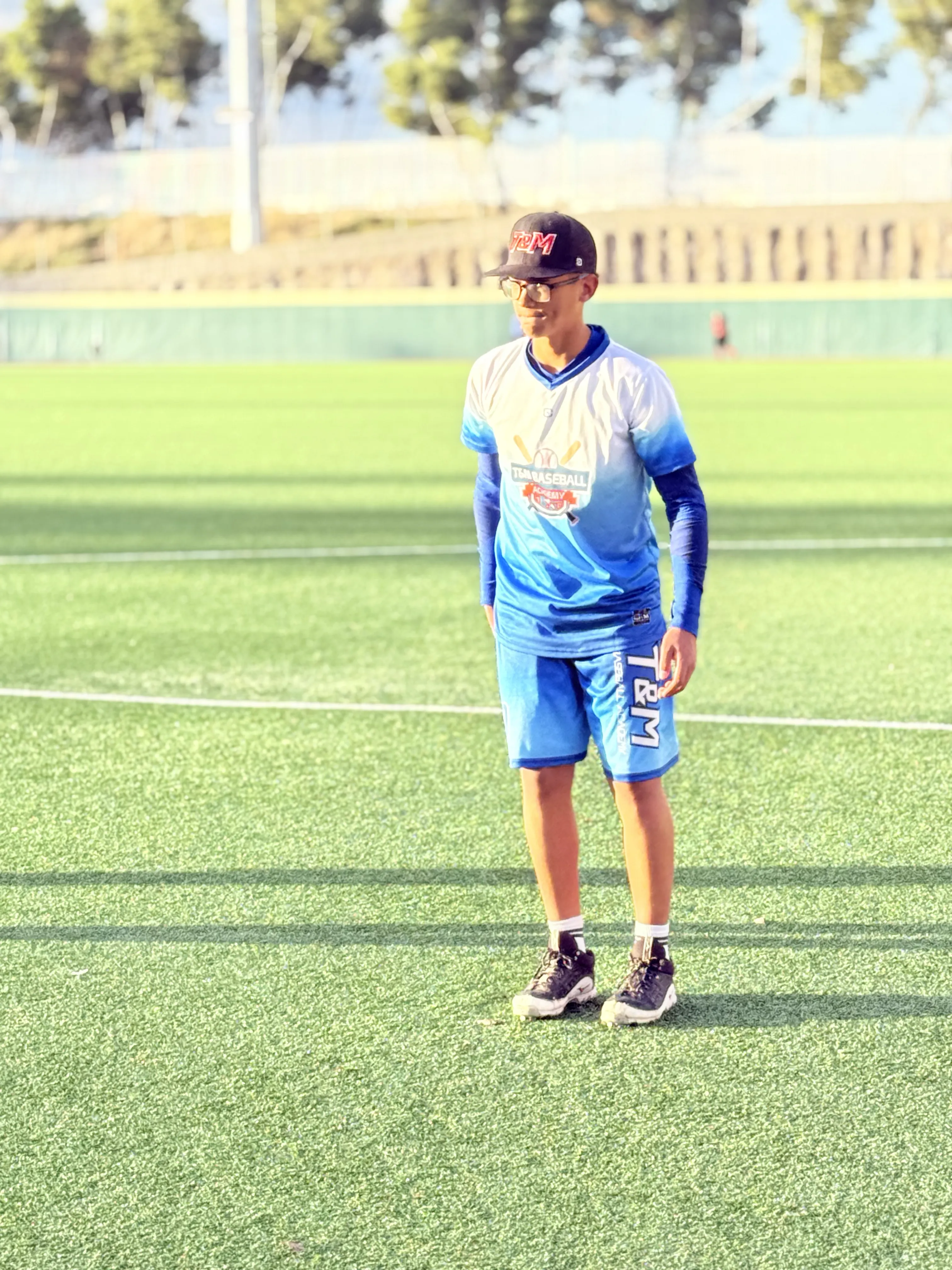 Jugador con uniforme azul
