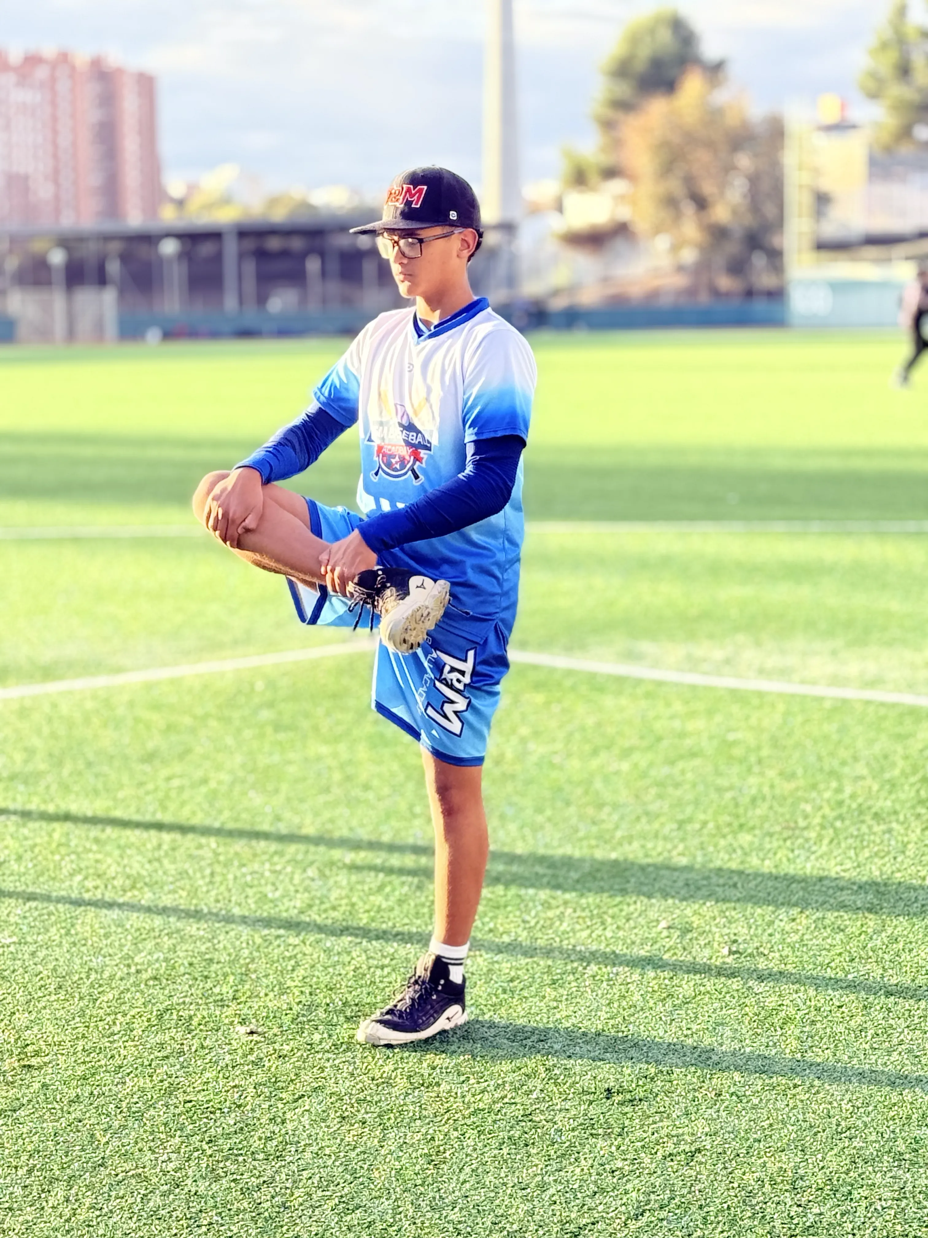 Calentamiento con uniforme azul