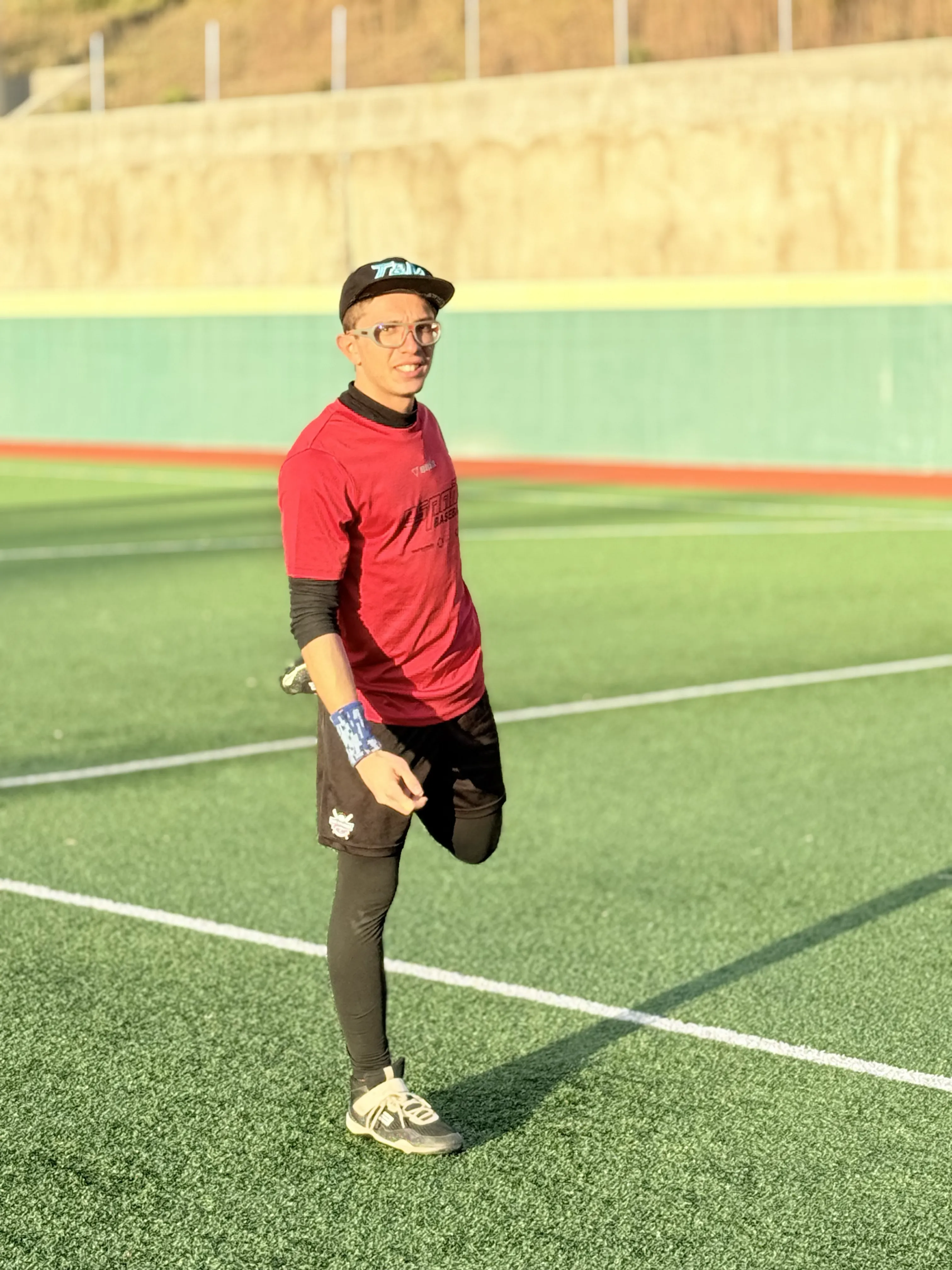 Calentamiento con uniforme rojo